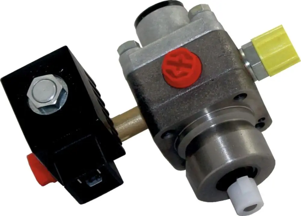 Ölpumpe in kompaktem Design mit elektrischer Steuerung und mehreren Anschlüssen, hergestellt von Wolf, geeignet für verschiedene Anwendungen.